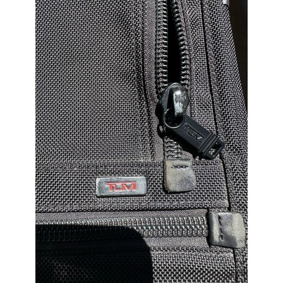 Tumi Alpha 22026DH Black Medium Trip Expandable Suitcase w/ garment bag - Picture 15 of 16